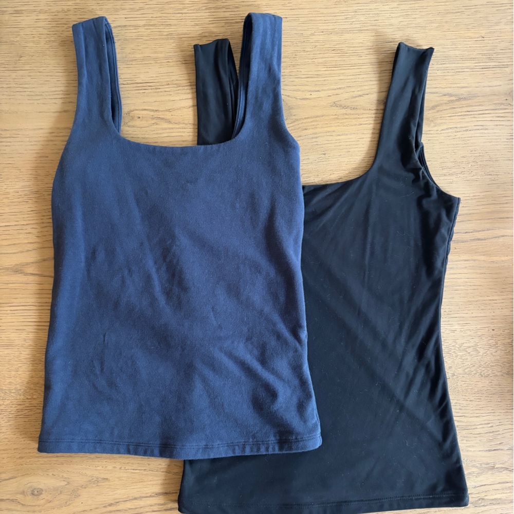 Abercrombie navy blue and black square neck tanks